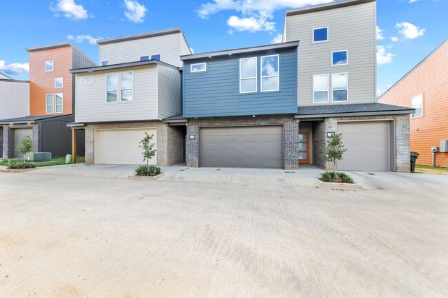 Photo - 409 Highland Park Ln