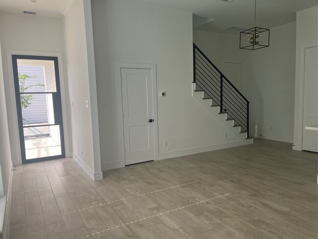 Photo - 4508 Old Yale St