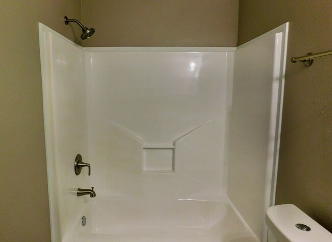 Photo - Room For Rent Unidad 150 Varsity Rm A
