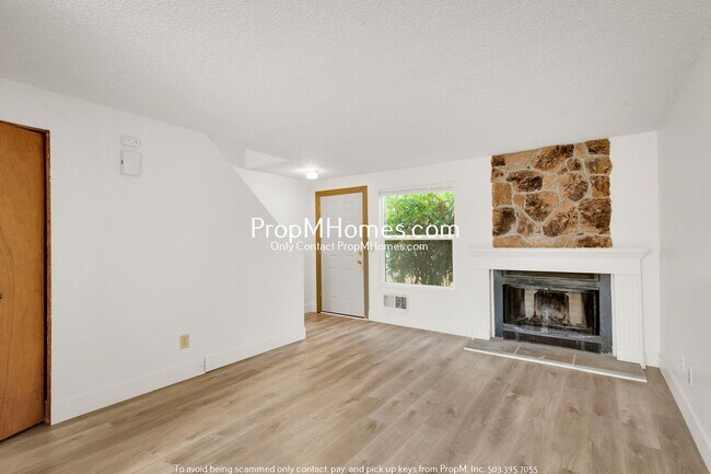 Photo - 1032-1032 NE 81st Ave Unidad 1032 NE 81st Avenue