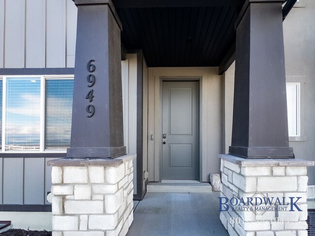 Stunning West Jordan Townhome with Upcomin... - Stunning West Jordan Townhome with Upcomin...