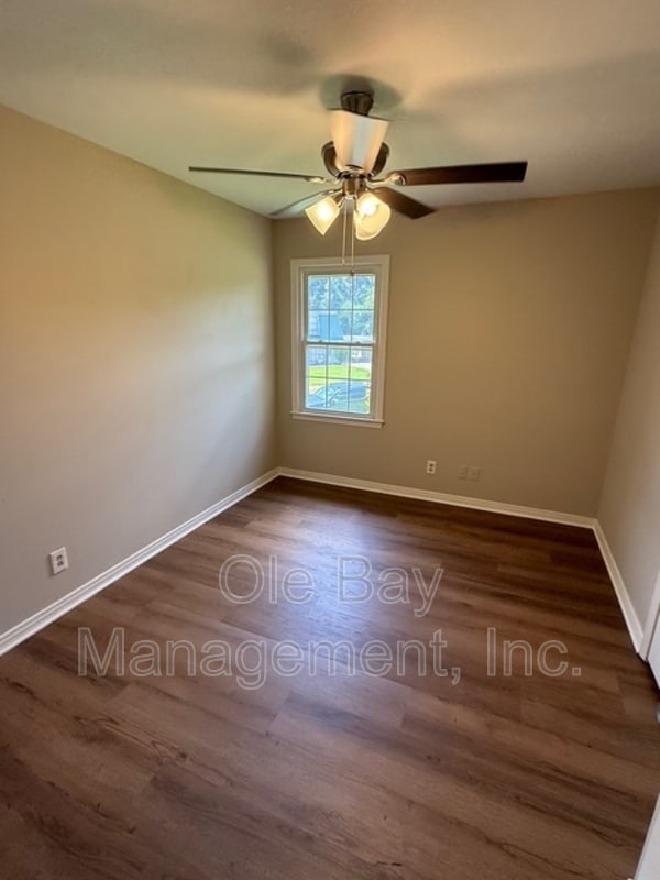 Photo - 253 Vanderbilt Dr
