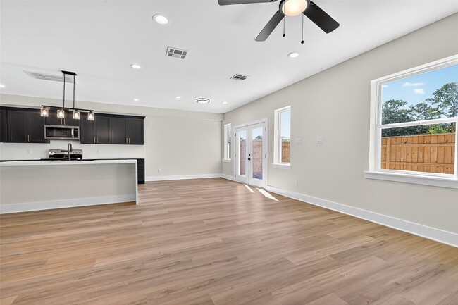 Building Photo - 12315 New Jordan Ln