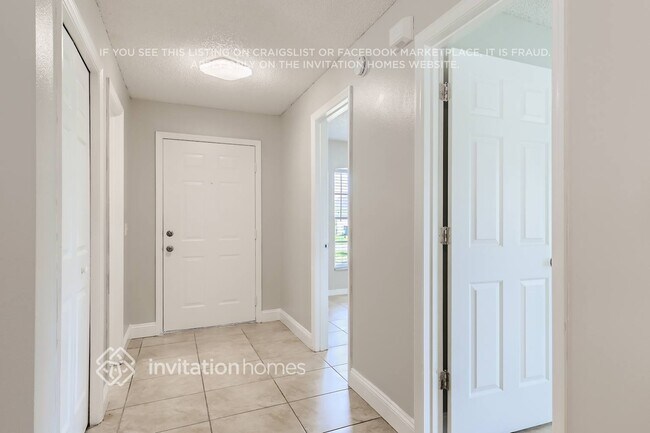 Photo - 210 Banbury Pl