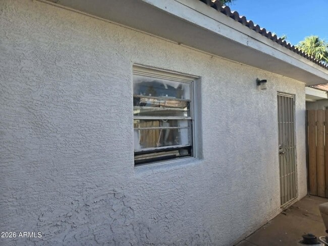 Building Photo - 909 N Kadota Ave Unit 1