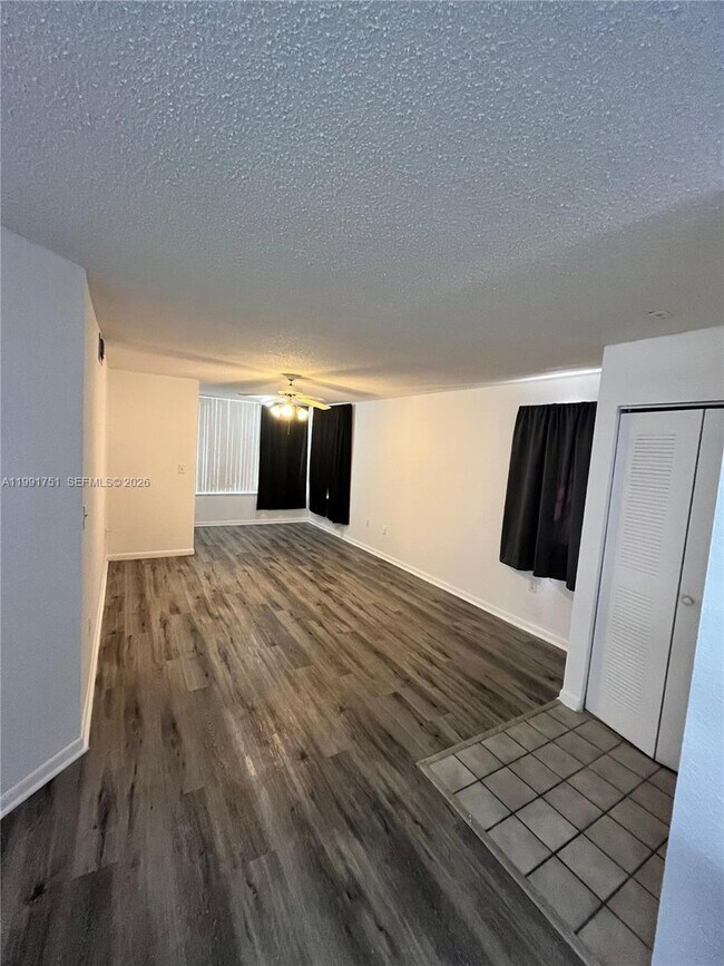 Photo - 2871 N Oakland Forest Dr Unidad 113