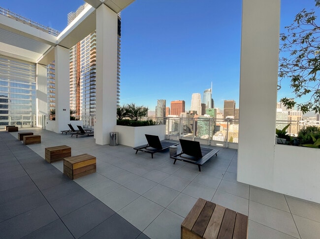 Photo - 1133 S Hope St