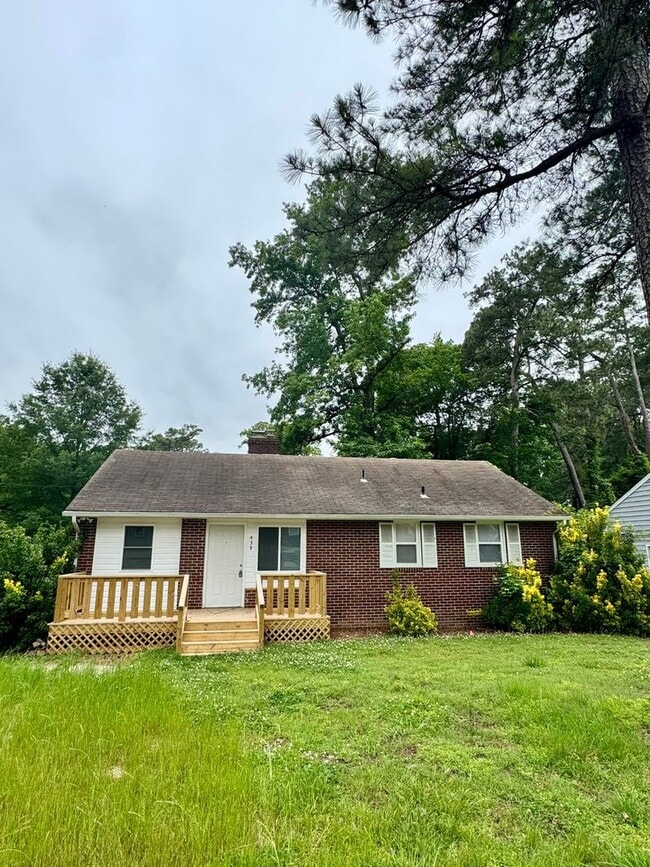 Cozy 4 bed 2 bath Rancher in Petersburg - Cozy 4 bed 2 bath Rancher in Petersburg House