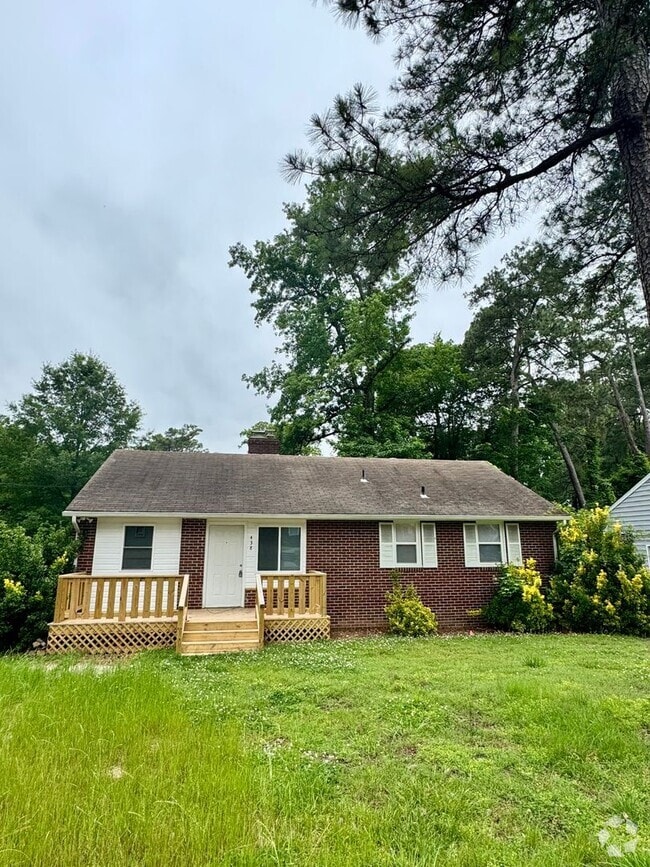 Building Photo - Cozy 4 bed 2 bath Rancher in Petersburg Rental