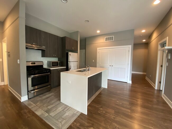 Photo - 5911 N Northwest Hwy Townhome