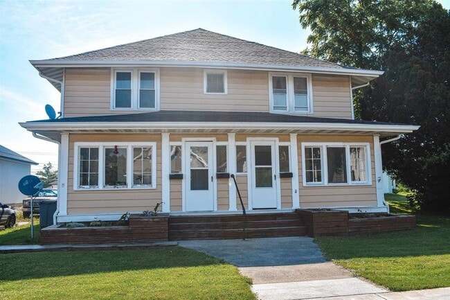 Photo - 227 S Main St