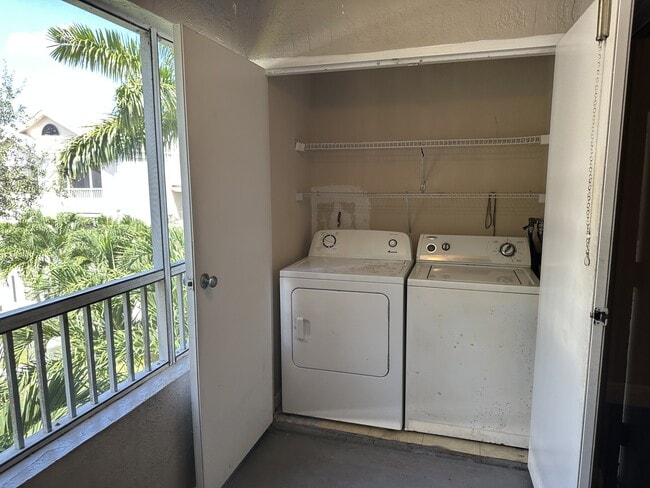 Photo - 2850 N Oakland Forest Dr