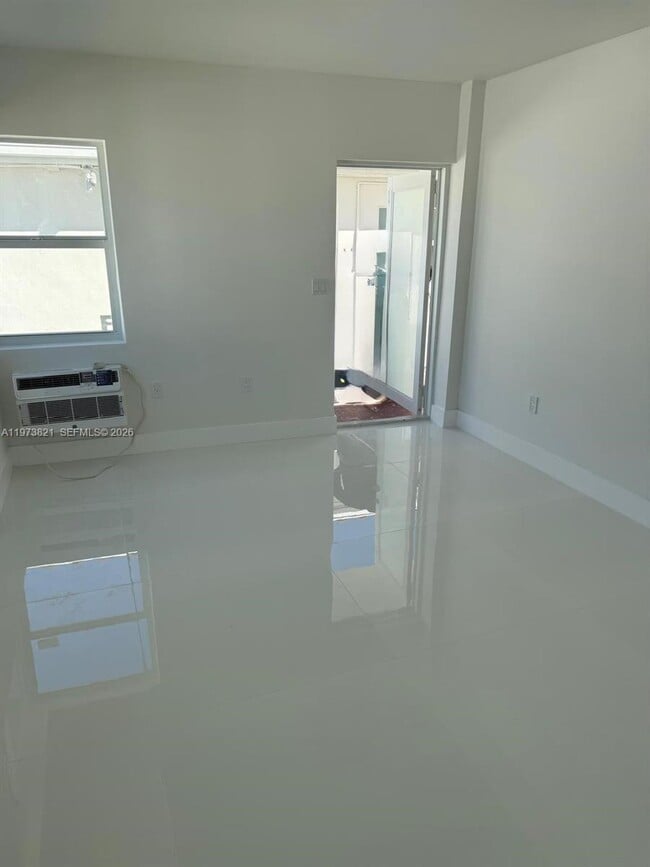 Photo - 1943 71st St Unit 1947-11