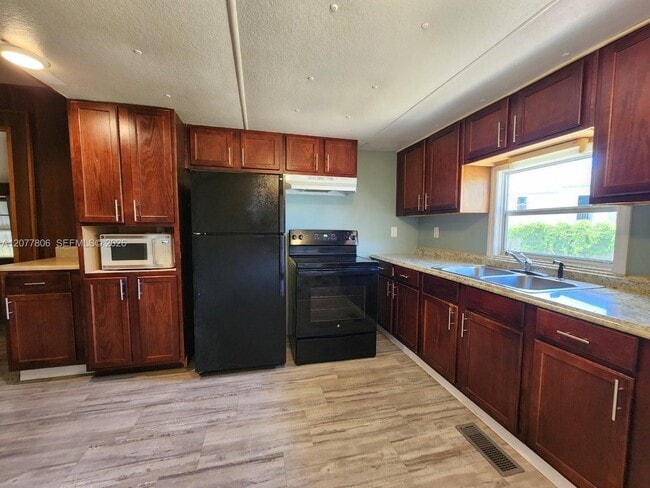 Photo - 4248 Hibiscus Cir