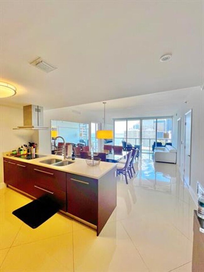 Photo - 495 Brickell Ave