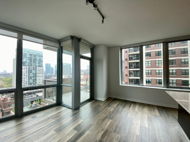 Photo - 668 N Kingsbury St Unit 1202