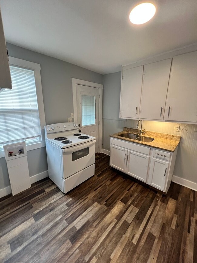 Photo - 1103 Berry St