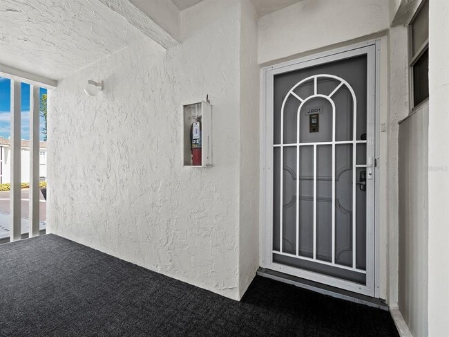 Photo - 4400 Exeter Dr Unit 201