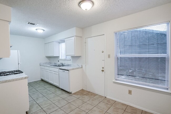 Photo - 10310 Little Pebble Dr Unit #A