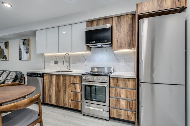 Photo - 1168 Pendrell St Unit 102