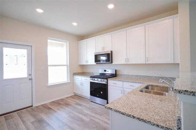 Photo - 145 Cocao Ct