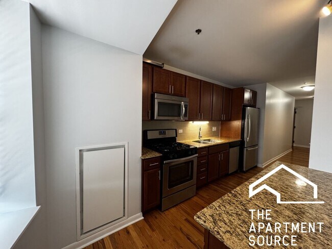 Photo - 1337 W Fargo Ave Unit 303