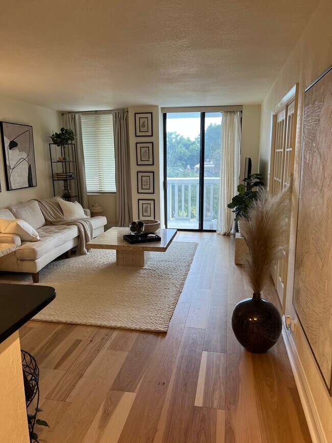 Photo - 400 E Colonial Dr Unit 310