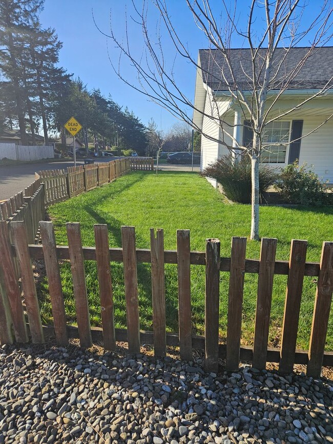 Photo - Stunning  newer 3 bed/2 bath home in Coos Bay