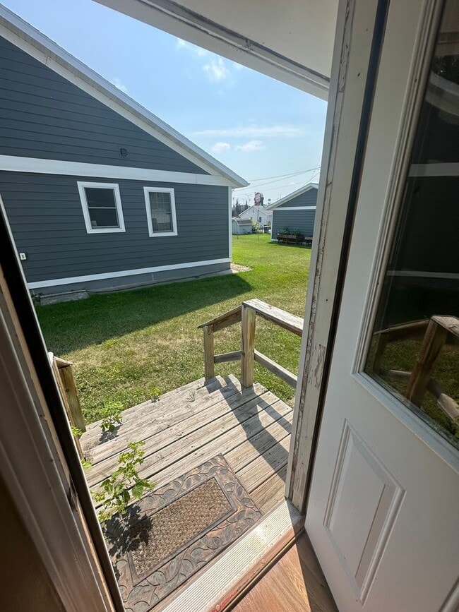 Photo - 910 5th Ave SE