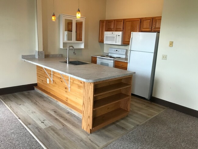 Building Photo - McShane Block Unit 6
