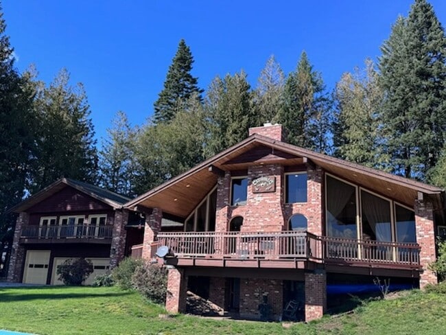 Custom Country Home With Spectacular Views... - Custom Country Home With Spectacular Views...