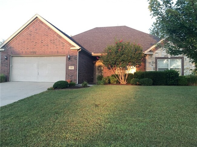 Building Photo - 574 Westford St