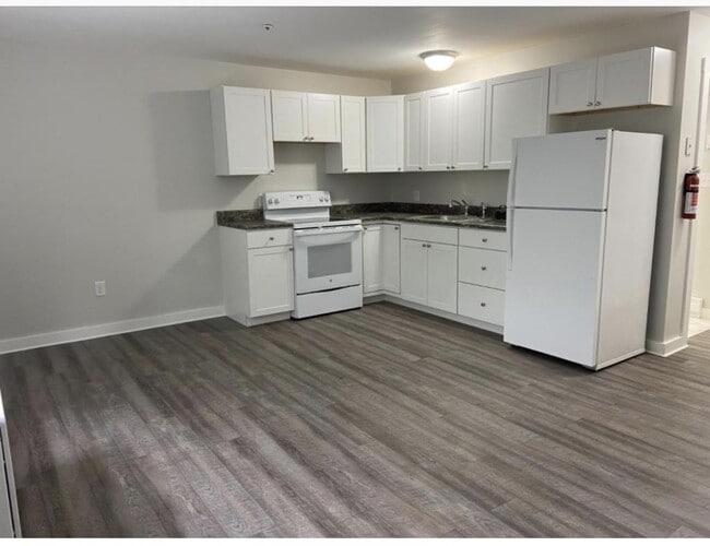 Photo - 45 W Main St