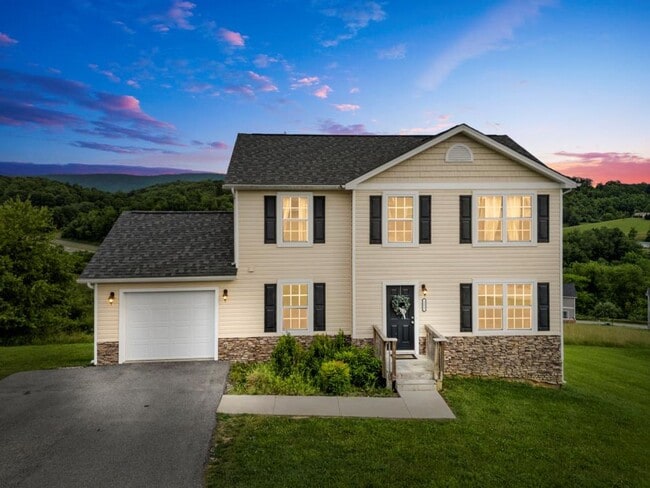Spacious Home in a Great Area - Spacious Home in a Great Area