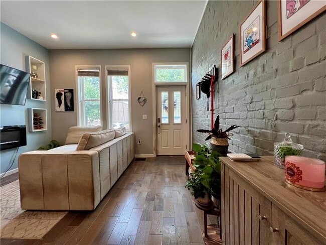 Photo - 3813 Foster St