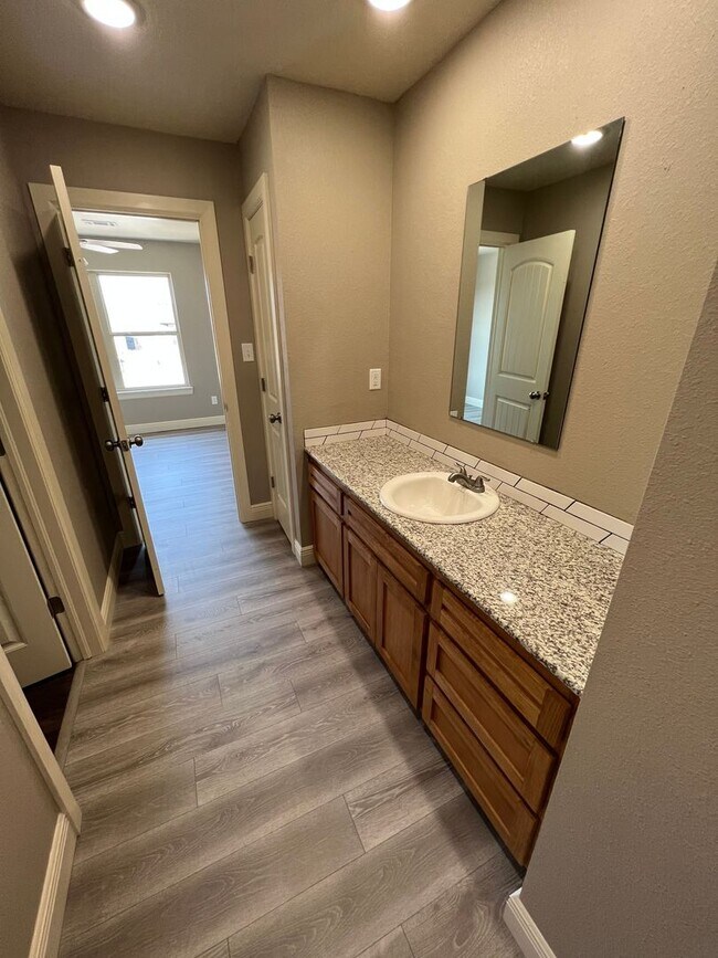 9004-9006 Sandra Way
