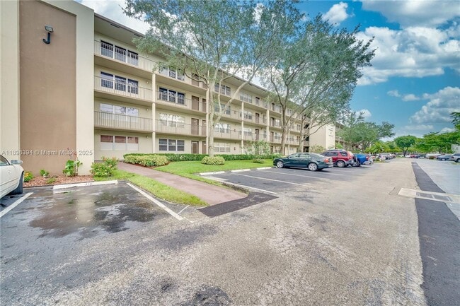 Photo - 101 SW 132nd Way Unit 104J