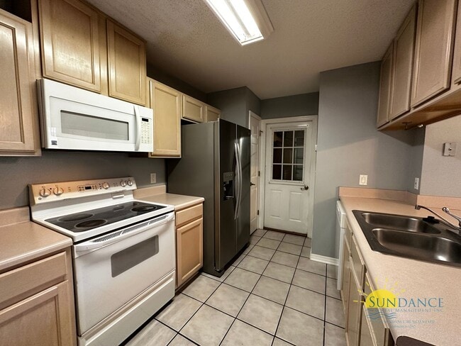 Photo - Lovely 3 Bedroom Townhouse in Fort Walton Beach Near both Bases