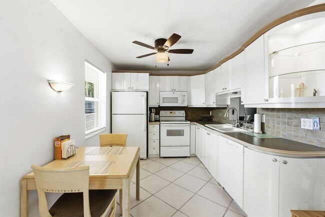 Photo - 1024 SE 5th Ave Unidad 202