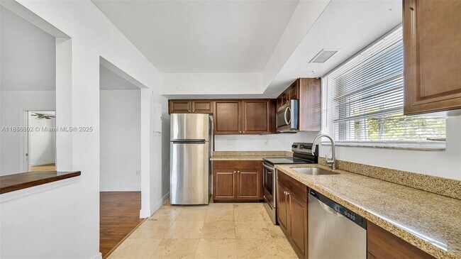 Photo - 1316 NE 105th St Unidad 202