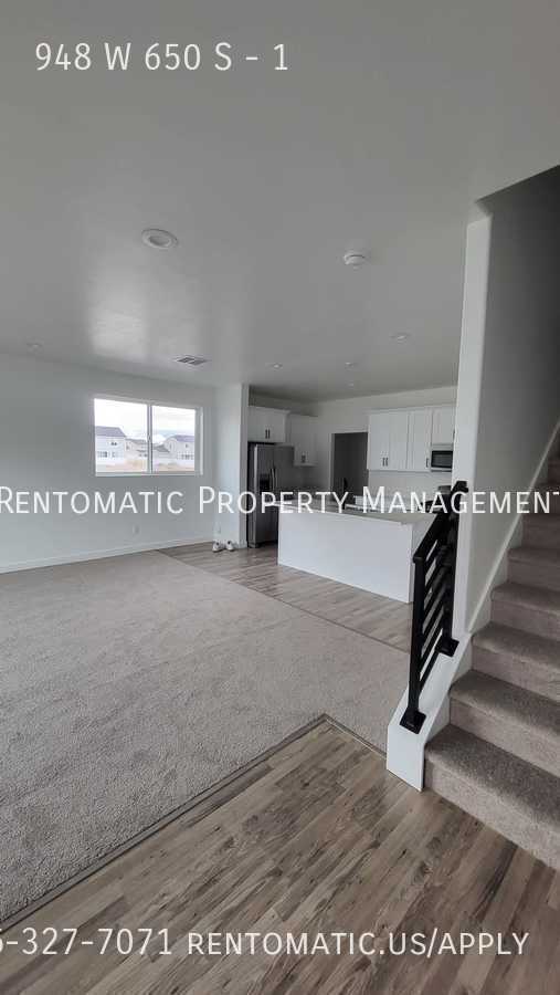 Photo - 948 W State Rd