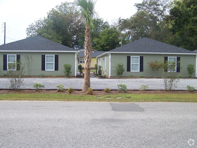 Building Photo - 301 N Alexander St Rental