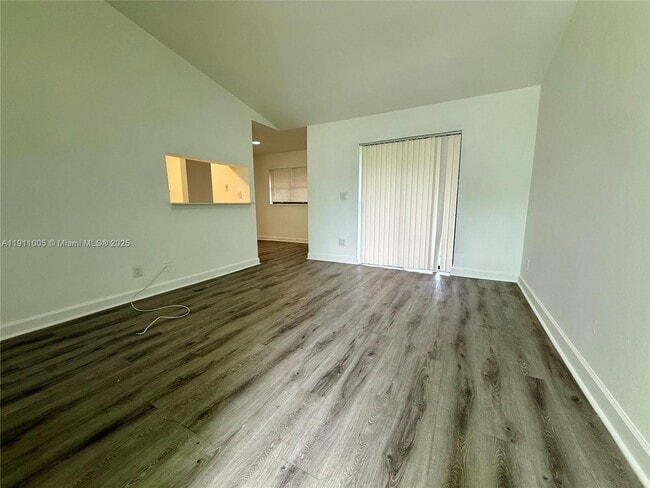 Photo - 3988 NW 87th Ave Unidad 0