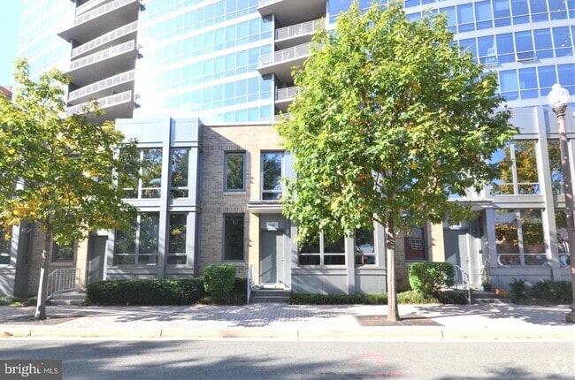 Building Photo - 1532 N Scott St Rental