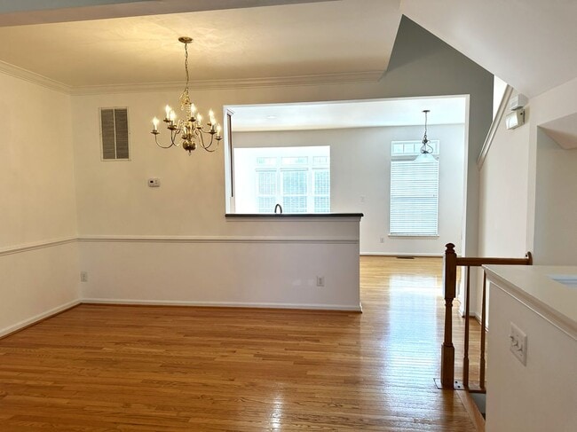 Photo - 16606 Barge Cir