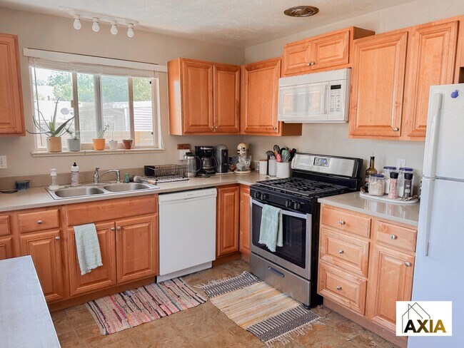 Photo - Gaylord St. Unit 1472
