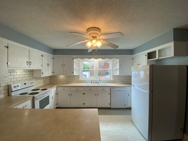 Photo - 4025 Robinhood Rd