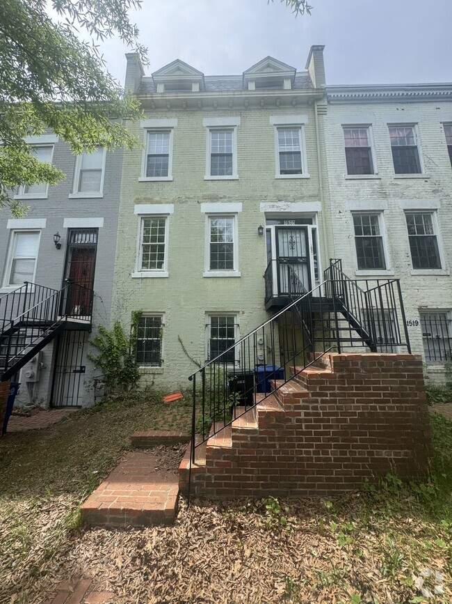 Building Photo - 1521 Pennsylvania Ave. SE Rental