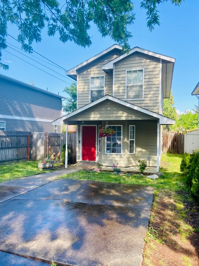 Building Photo - 2712 N 10th Pl Rental