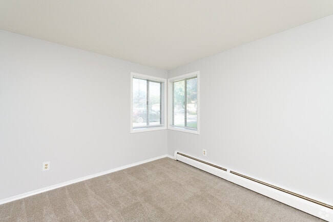 1 BR, 1 BA - 600SF Bedroom